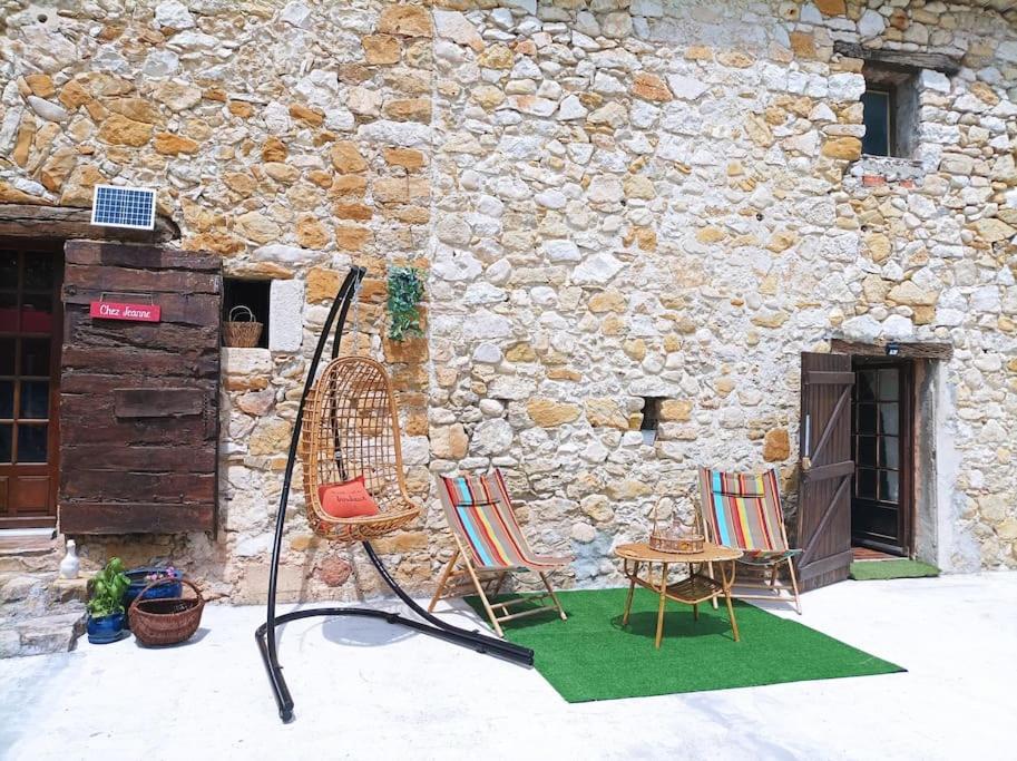 Maison De Caractere En Pierre Тригaнс Екстериор снимка